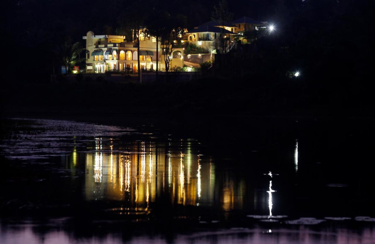 Vista Del Lago Hotel Ambalavayal Exterior photo